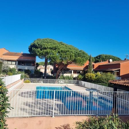 Charmant Studio Lumineux Avec Piscine Fréjus Exterior foto