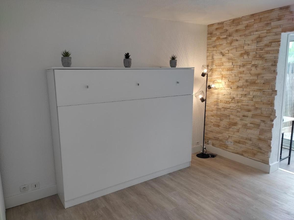 Charmant Studio Lumineux Avec Piscine Fréjus Exterior foto